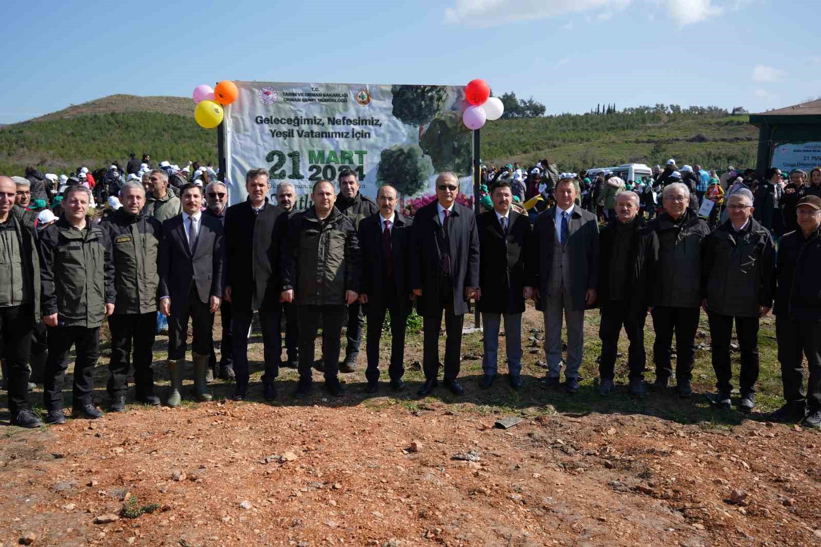 Dünya Ormancılık Günü’nde çocuklar bin fidan dikti