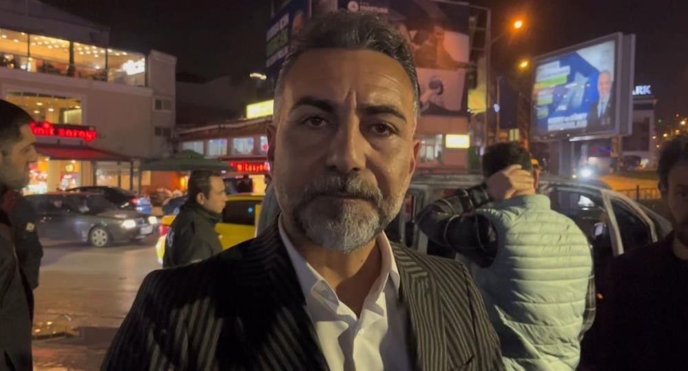 (Özel) Başkan adayı gençlerle halay çekerken, VIP makam minibüsü alev alev yandı