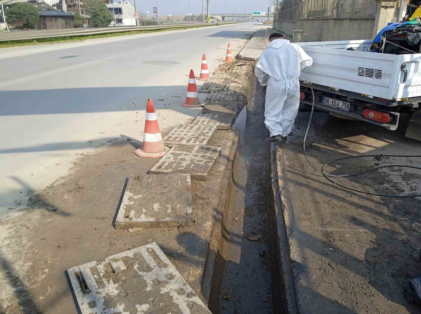 BUSKİ’den mazgal temizliği