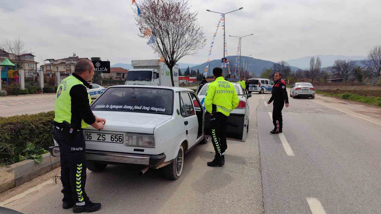 Dur ihtarına uymayan sürücü kovalamaca sonucu yakalandı