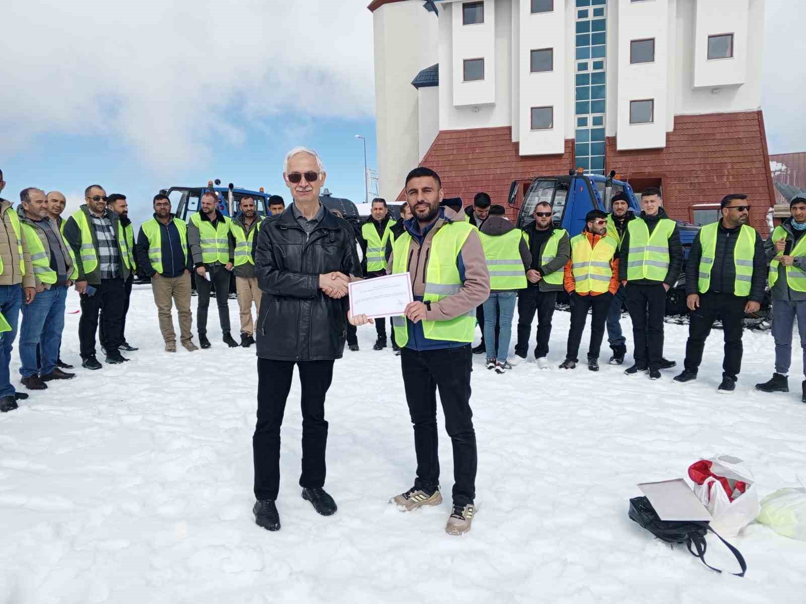 Snowtrack eğitimleri Uludağ’da tamamlandı