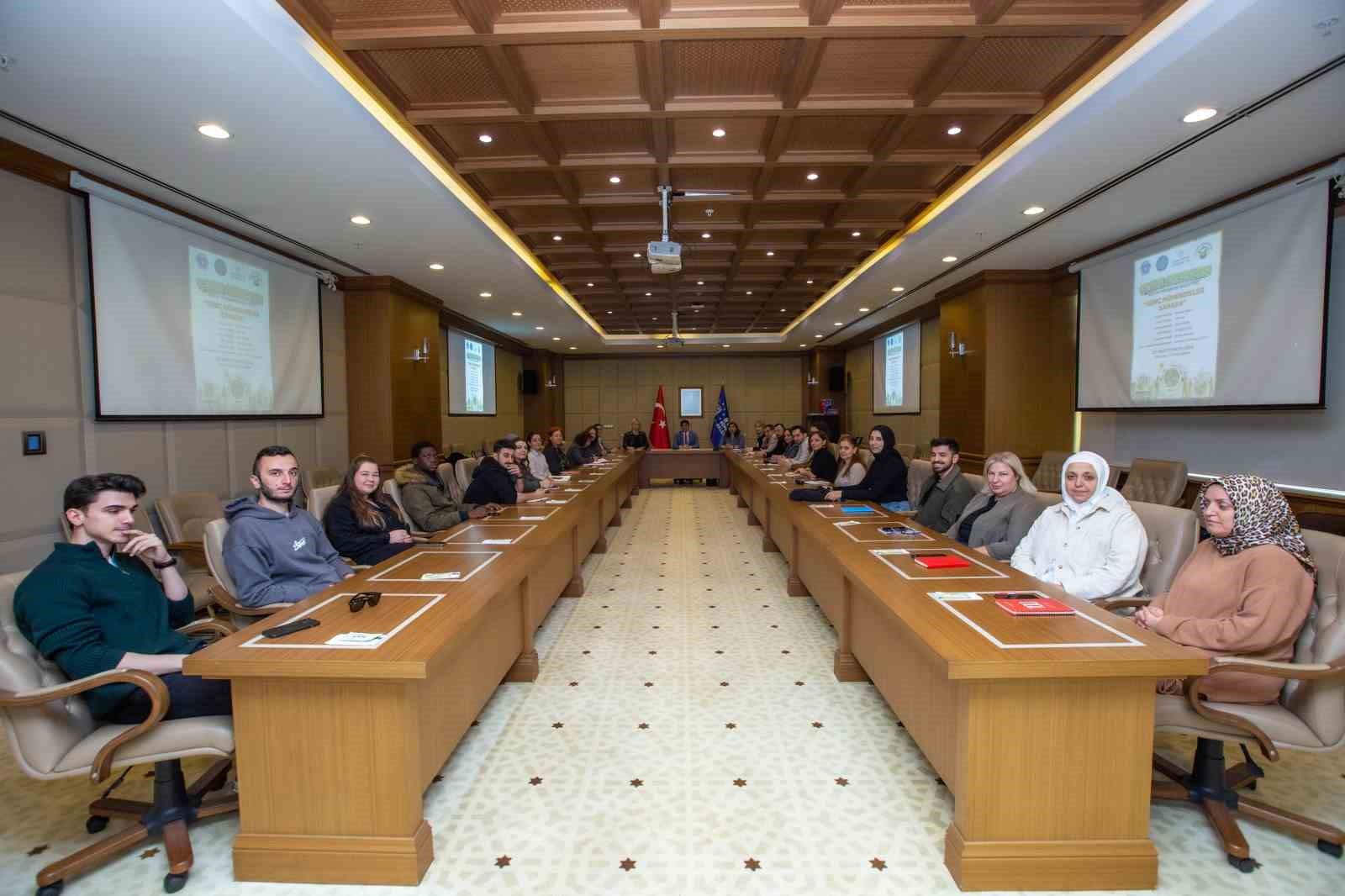 Üniversite öğrencilerine ‘Çevre Akademisi’