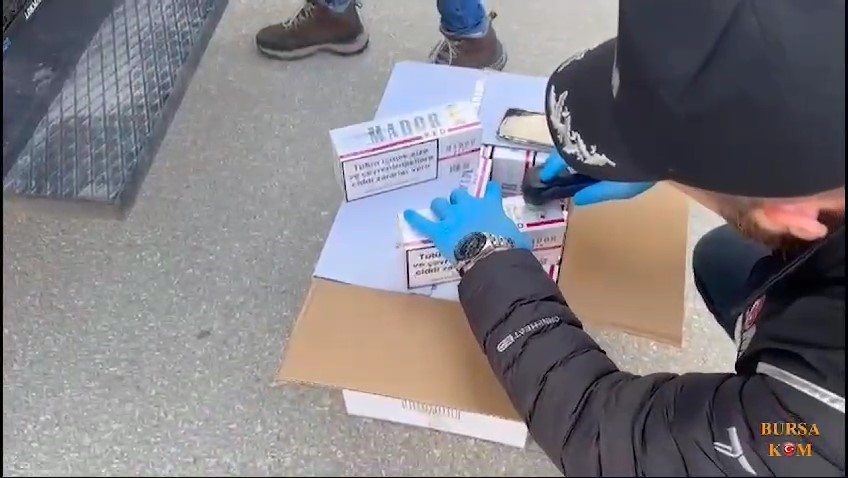 Bursa’da kaçakçılık operasyonu...Milyonlarca makaron ele geçildi