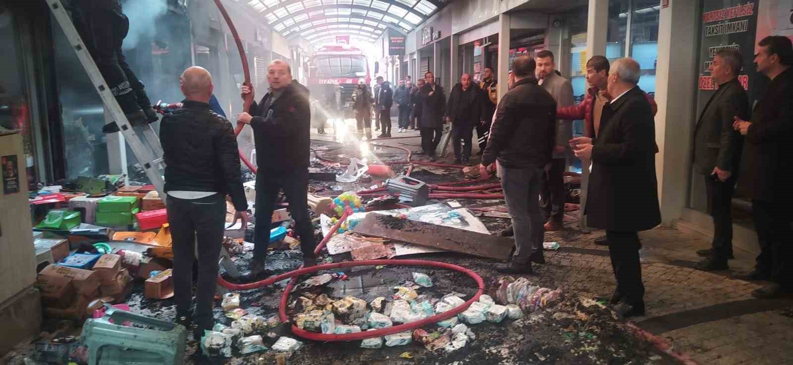 Bursa’da Tarihi Balibey Han Çarşısı’nda korkutan yangın