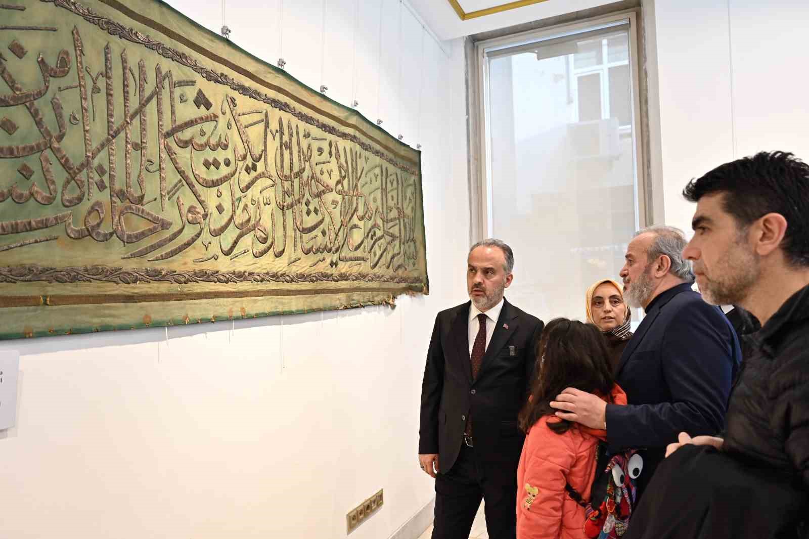 Başkan Aktaş, Kâbe örtüleri sergisini gezdi