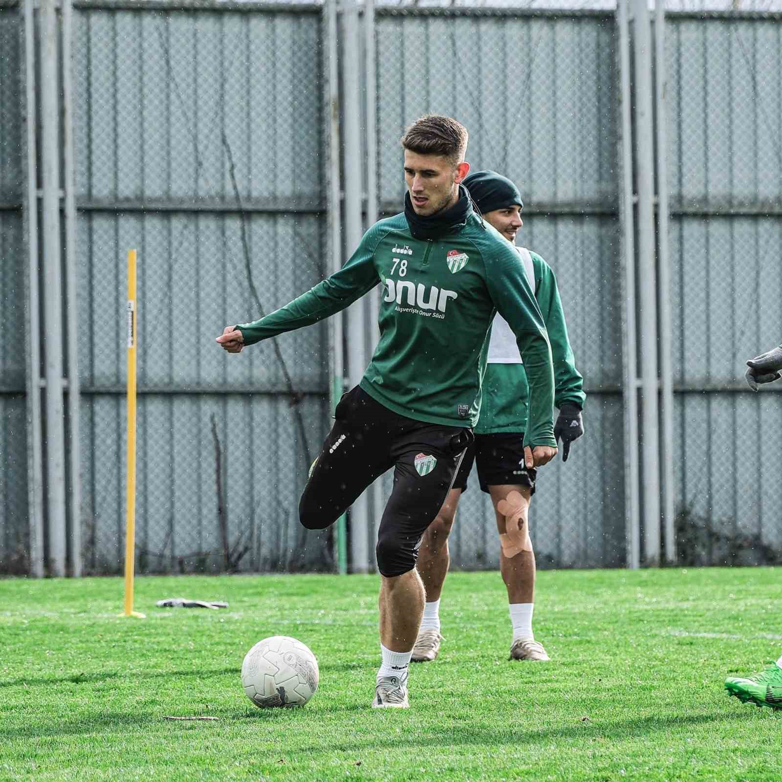 Bursaspor’da çalışmalar sürüyor