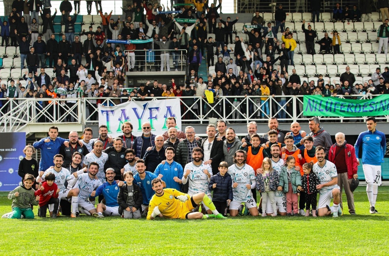 Nilüfer Altınova’ya gol yağdırdı