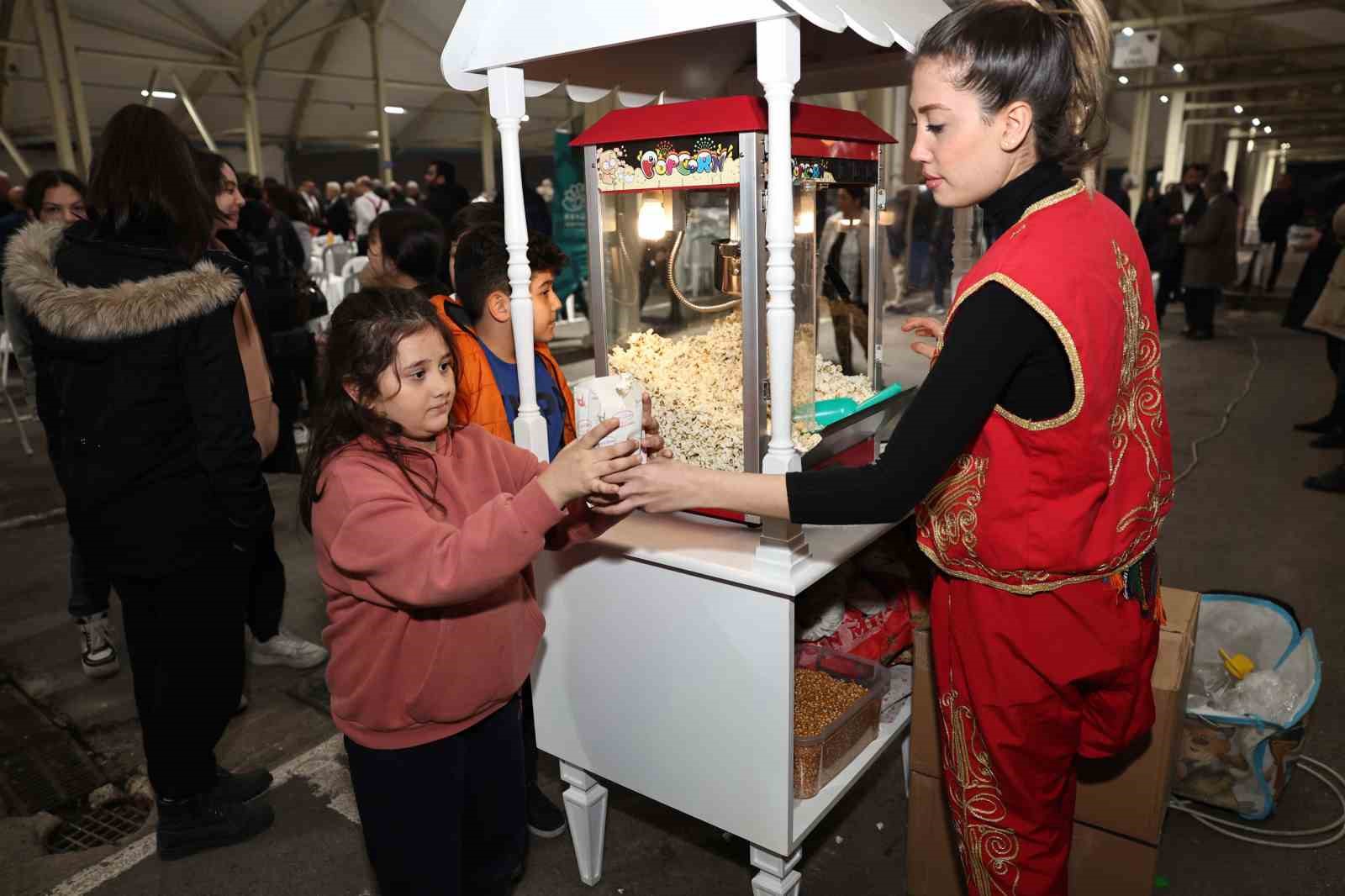 Binlerce Nilüferli iftar sofralarında buluşuyor