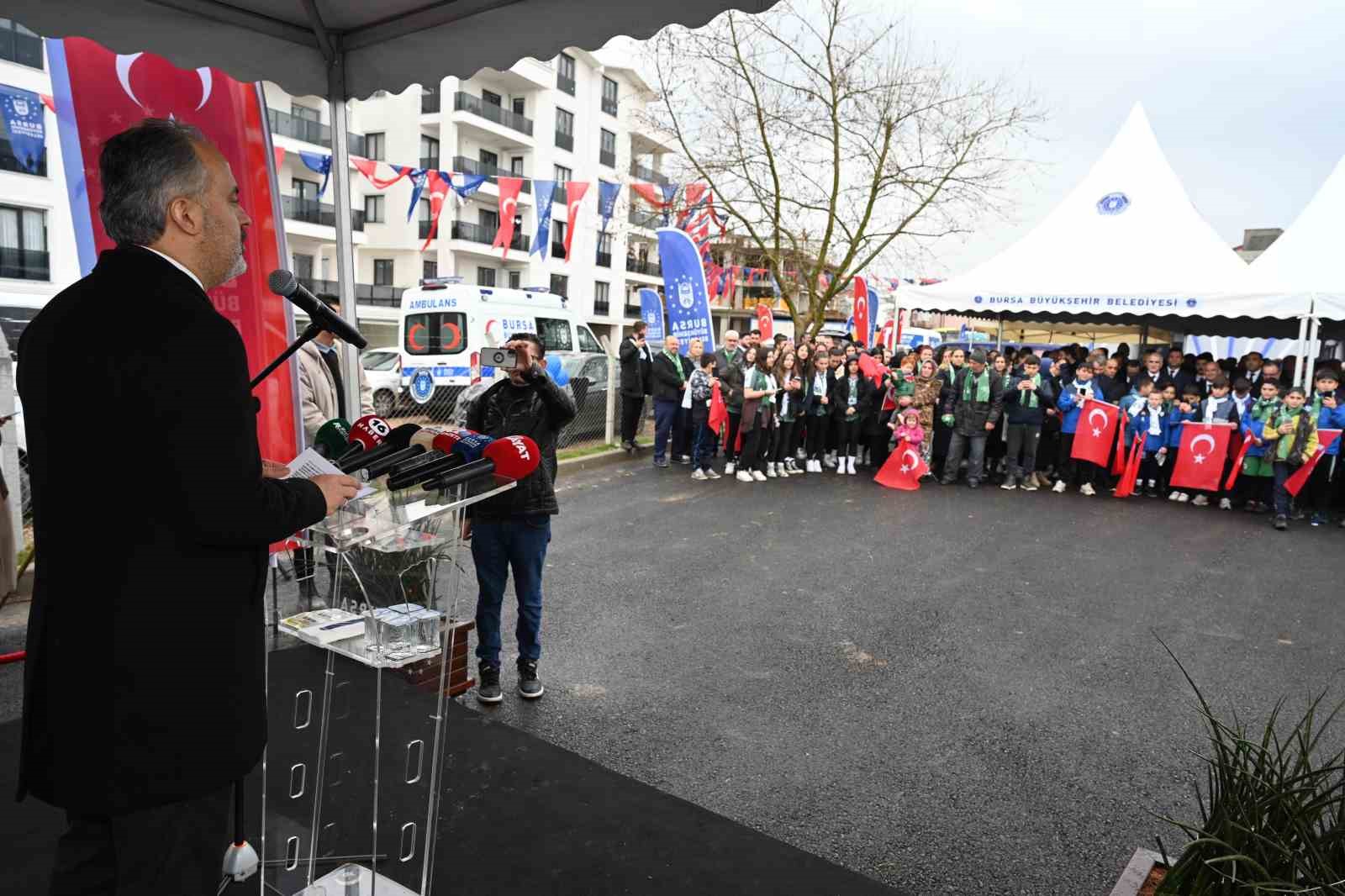 Büyükşehir’den Nilüfer’e futbol sahası