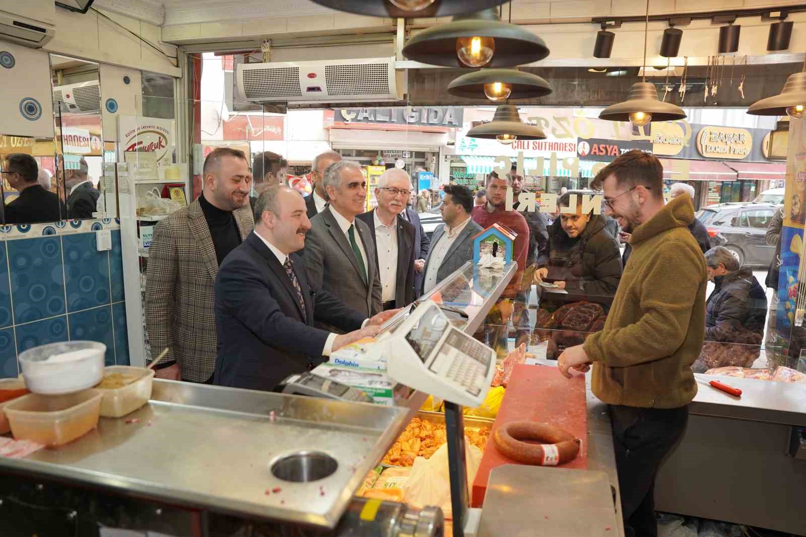 İş kurma fikriyle gelen gençlere ve kadınlara 100 bin lira hibe