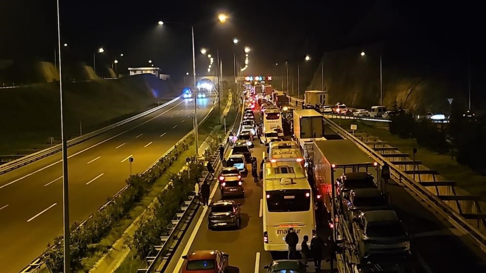 Alevlere teslim olan yolcu otobüsünde hastaneye kaldırılan yolcu sayısı 16’ya yükseldi