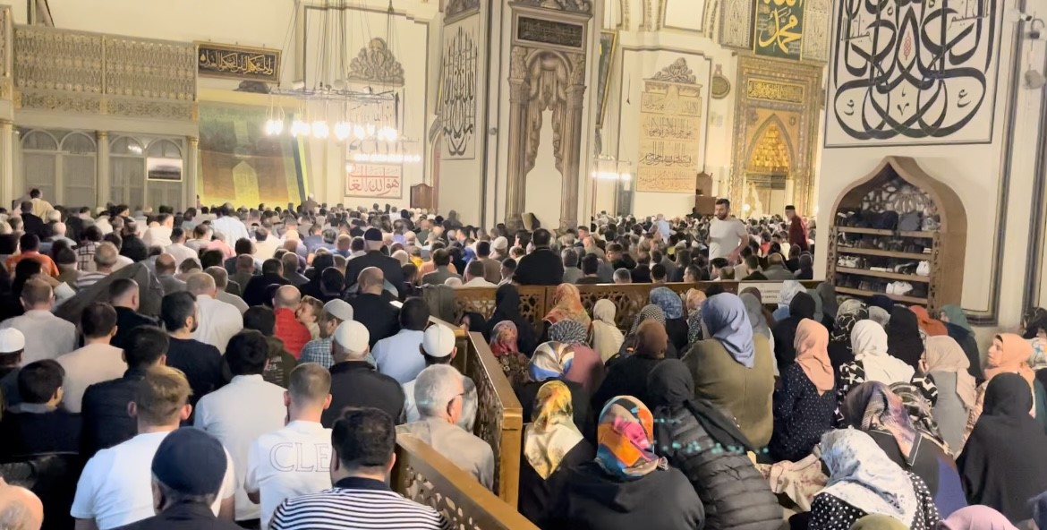 Kadir Gecesi’nde Ulu Camii doldu taştı