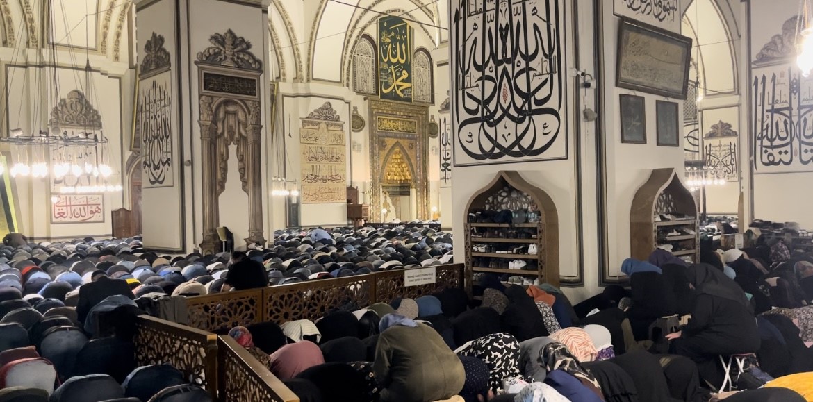 Kadir Gecesi’nde Ulu Camii doldu taştı