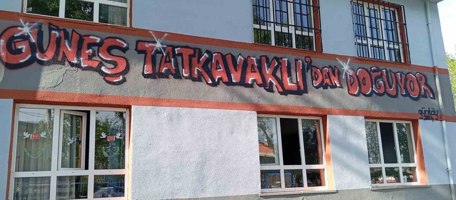 Üniversiteliler köye kütüphane kurdu