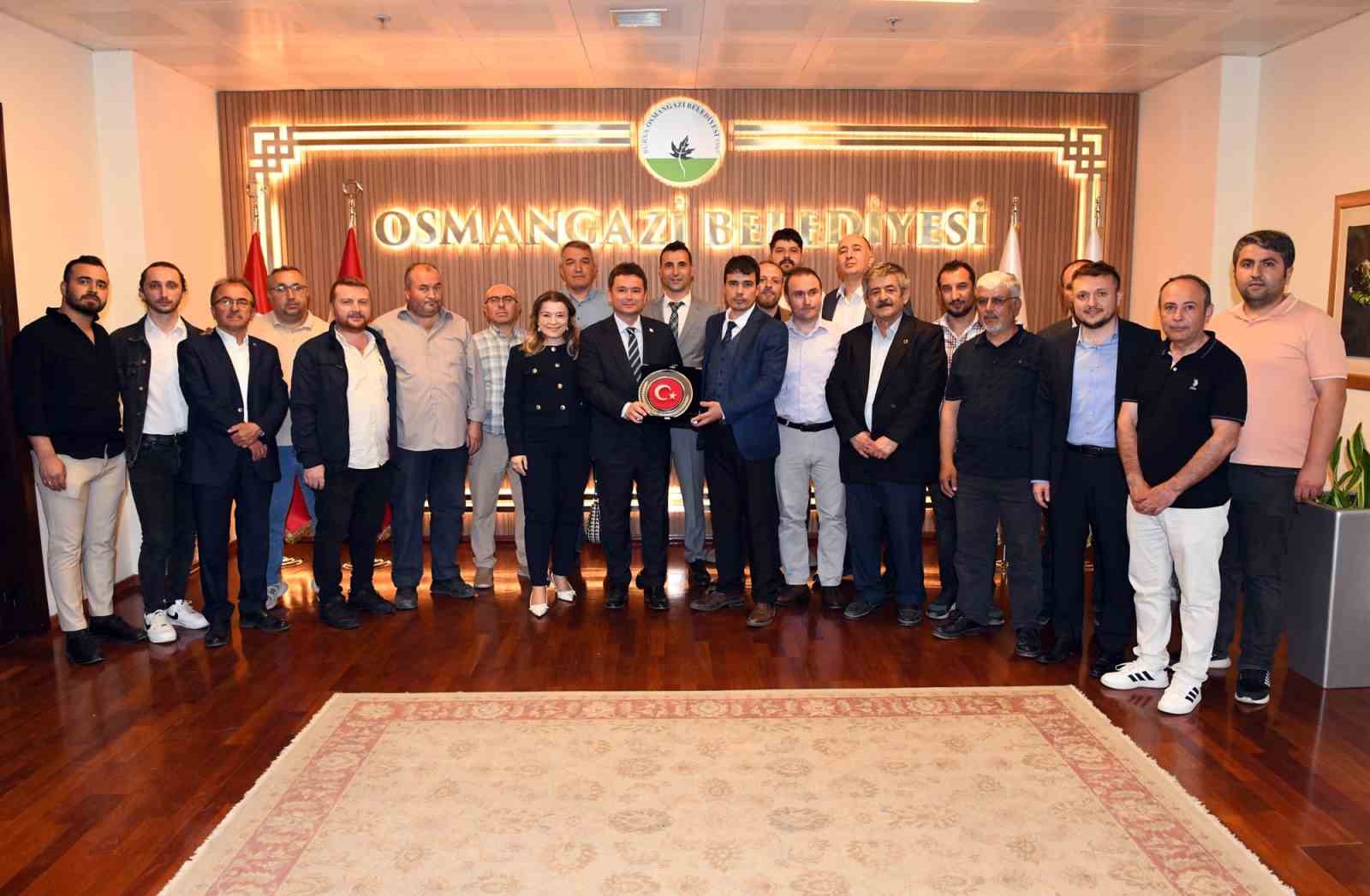 Başkan Aydın, makamının kapılarını halka açtı