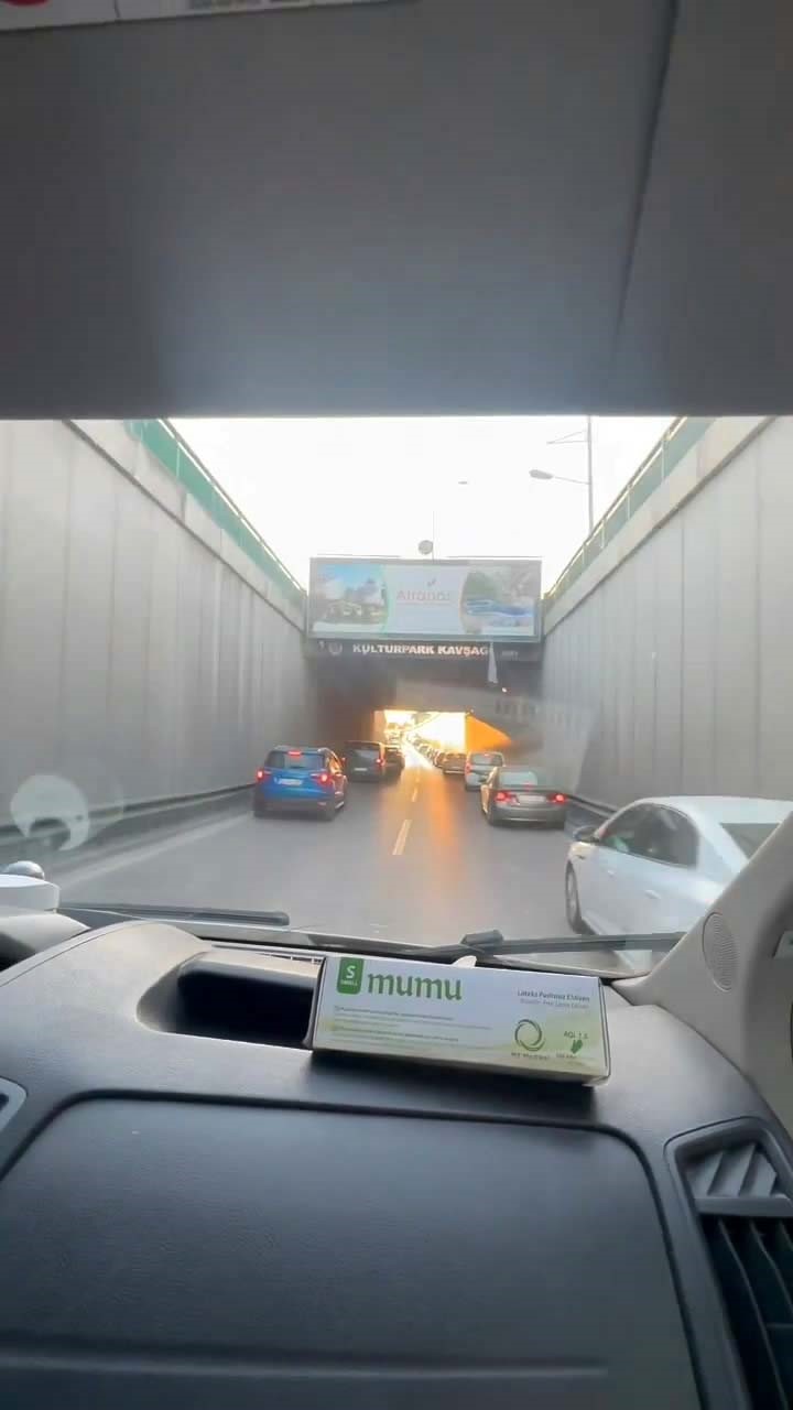 Ambulansa fermuar sistemi ile yol verdiler