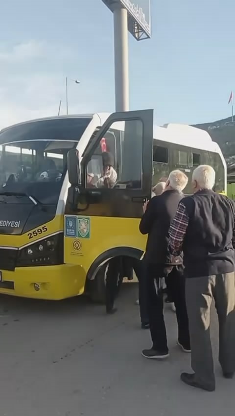 Bursa’da yumruklu yol kavgası kamerada