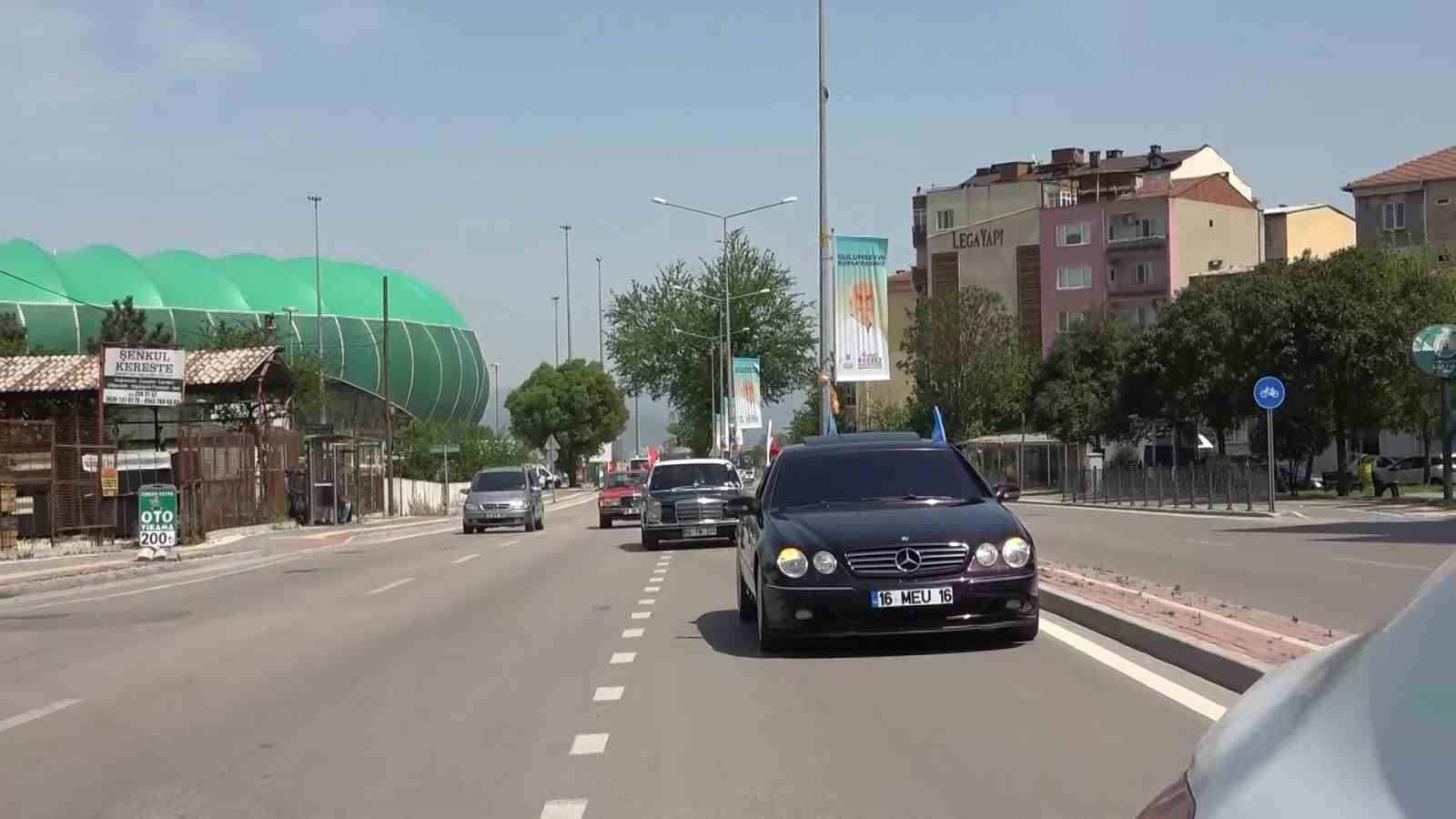 (Özel) Bir araya geldiler, yürüyemeyen Fikriye’yi konvoyla umreye gönderdiler