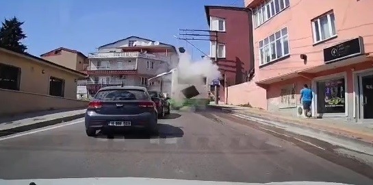 Otobüsün su borusu bomba gibi patladı: O anlar kamerada