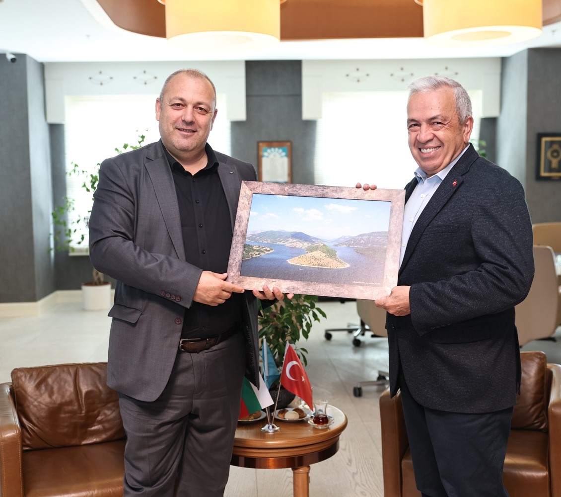 Kardeş kent Ardino’dan Başkan Özdemir’e ‘Hayırlı olsun’ ziyareti