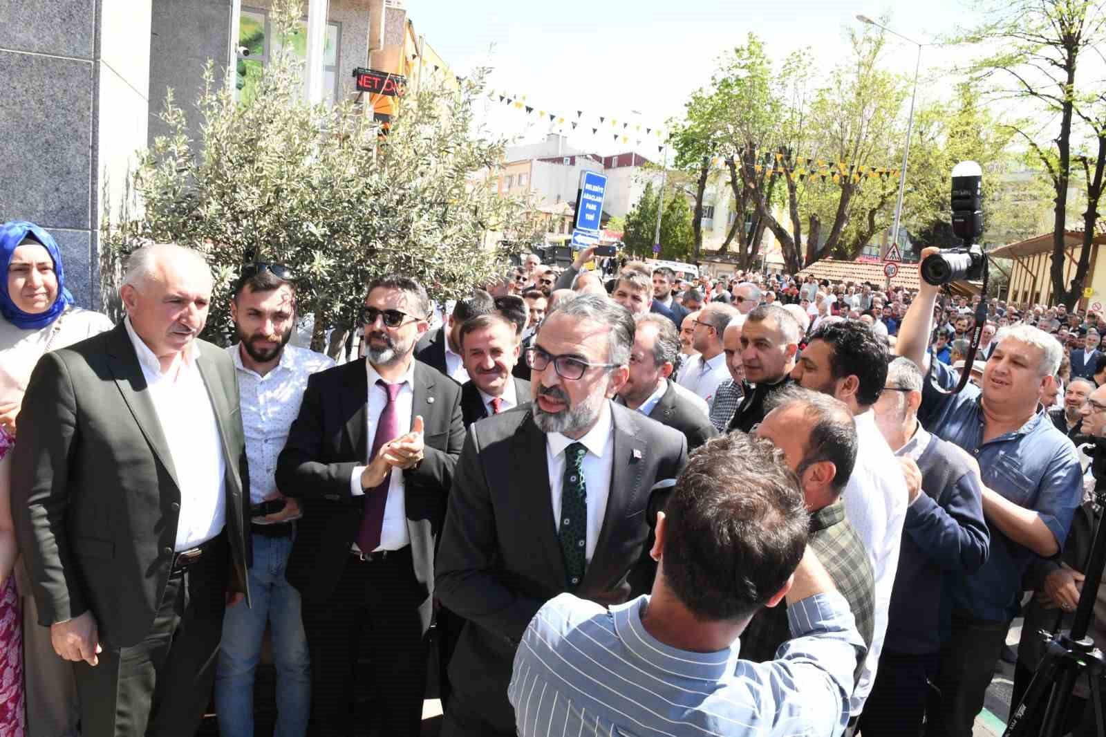 Kestel Belediye Başkanı Ferhat Erol göreve başladı