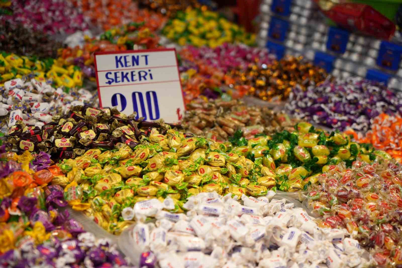 Bayram şekerleri tezgahlardaki yerini aldı