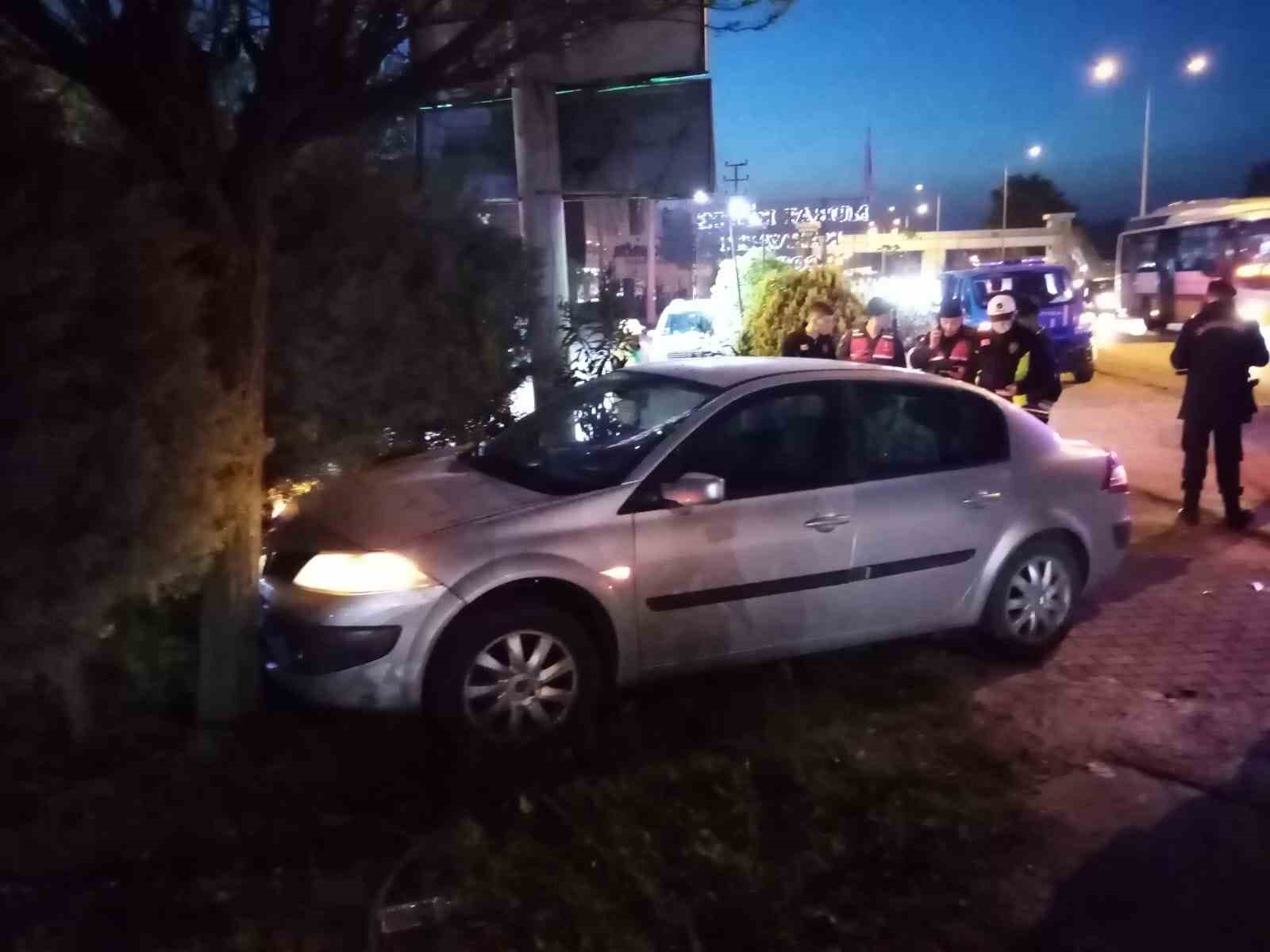 Otomobille çarpışan motosiklet sürücüsü hayatını kaybetti