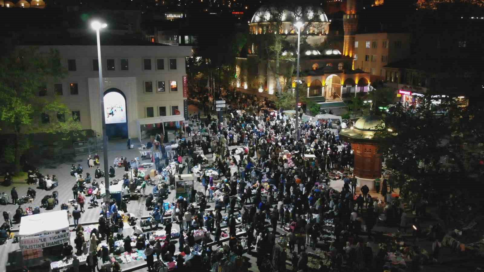 Bursa’da çarşılarda bayram yoğunluğu yaşandı