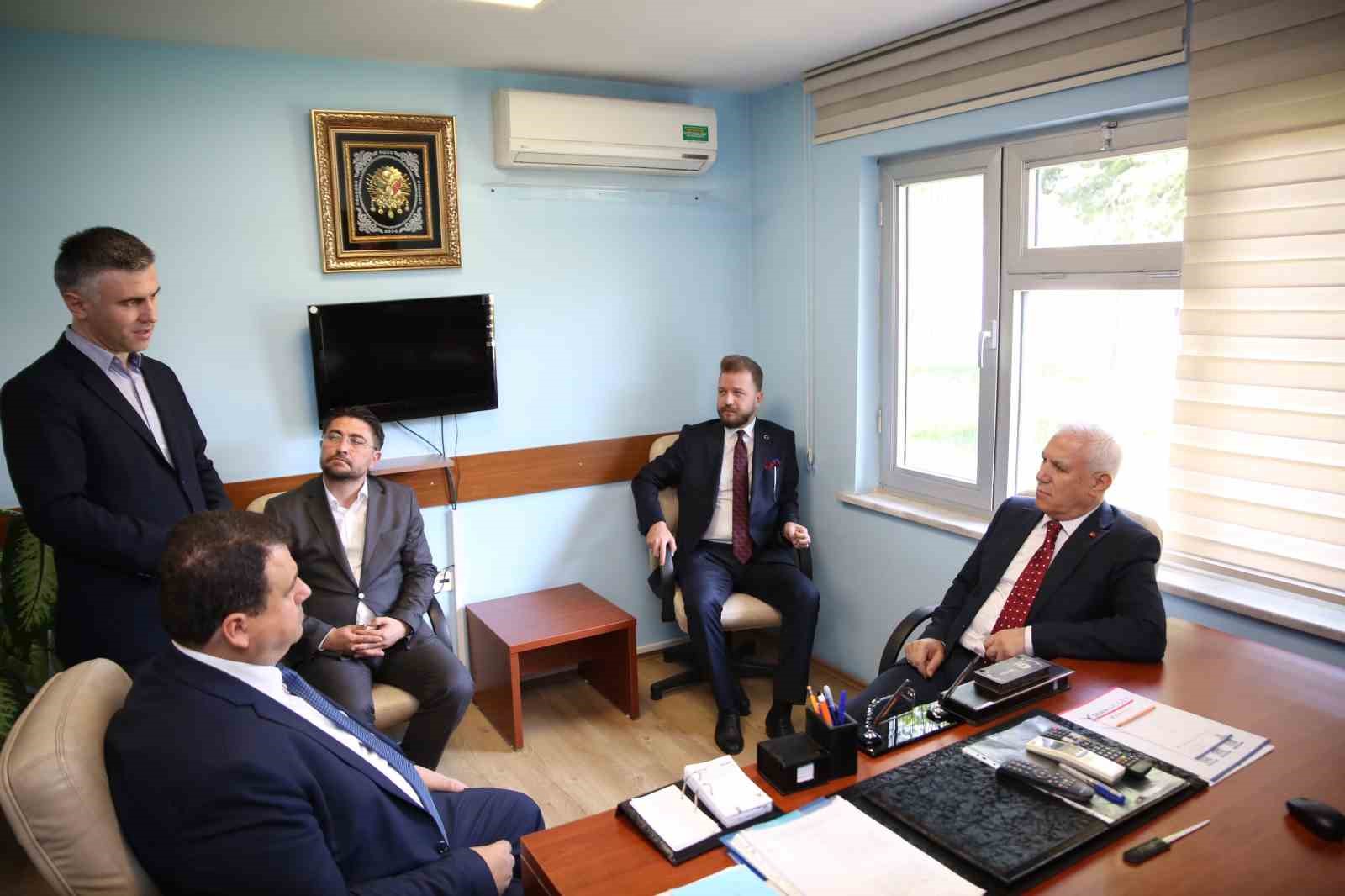 Başkan Bozbey’den Büyükşehir çalışanlarına bayram ziyareti