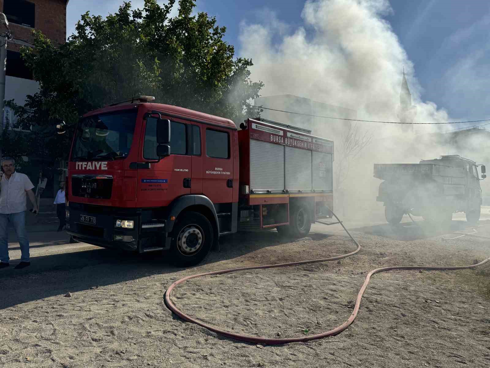 Bursa’da ormanlık alan büyük tehlike atlattı