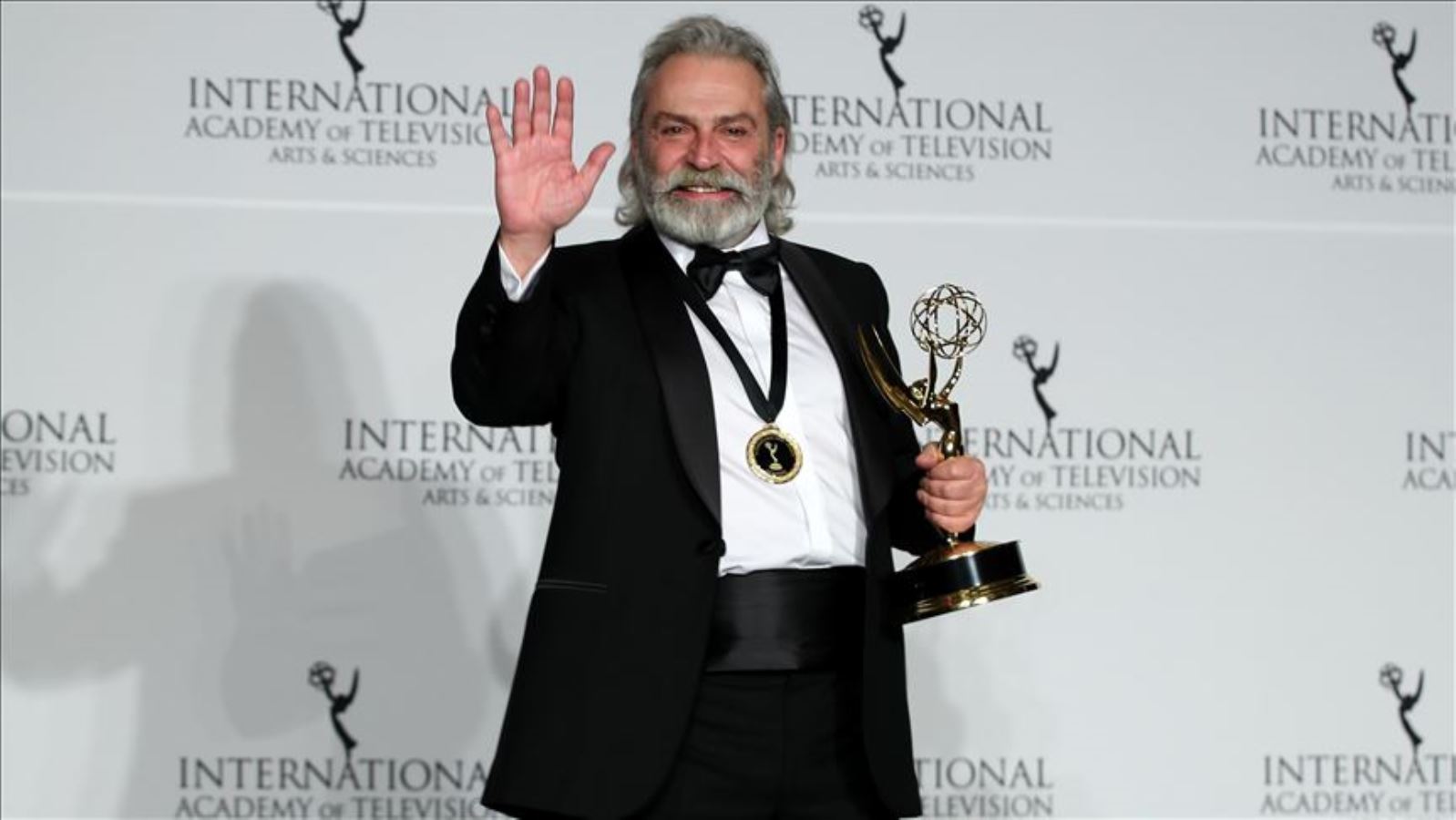 Haluk Bilginer'e Uluslararası Emmy Ödülü'nü kazandıran 'Şahsiyet' dizisi geri dönüyor