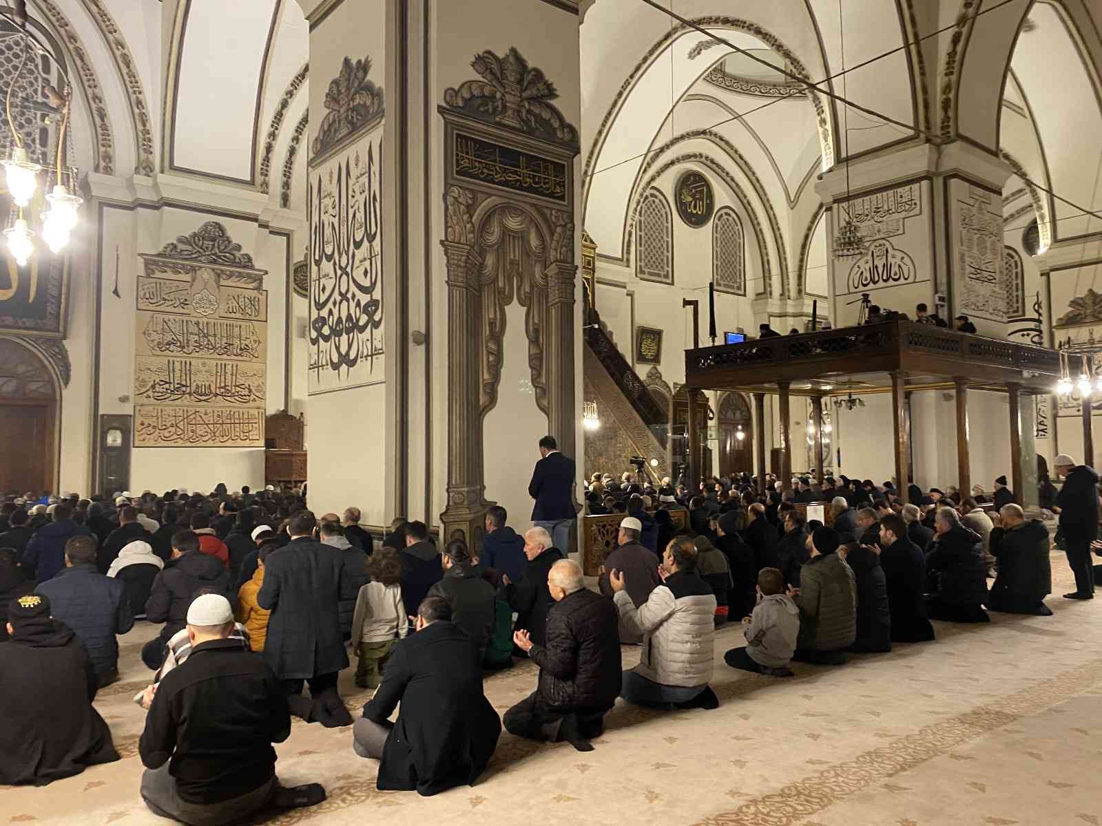 Bursalılar, Regaip Kandili’nde Ulu Cami’ye akın etti