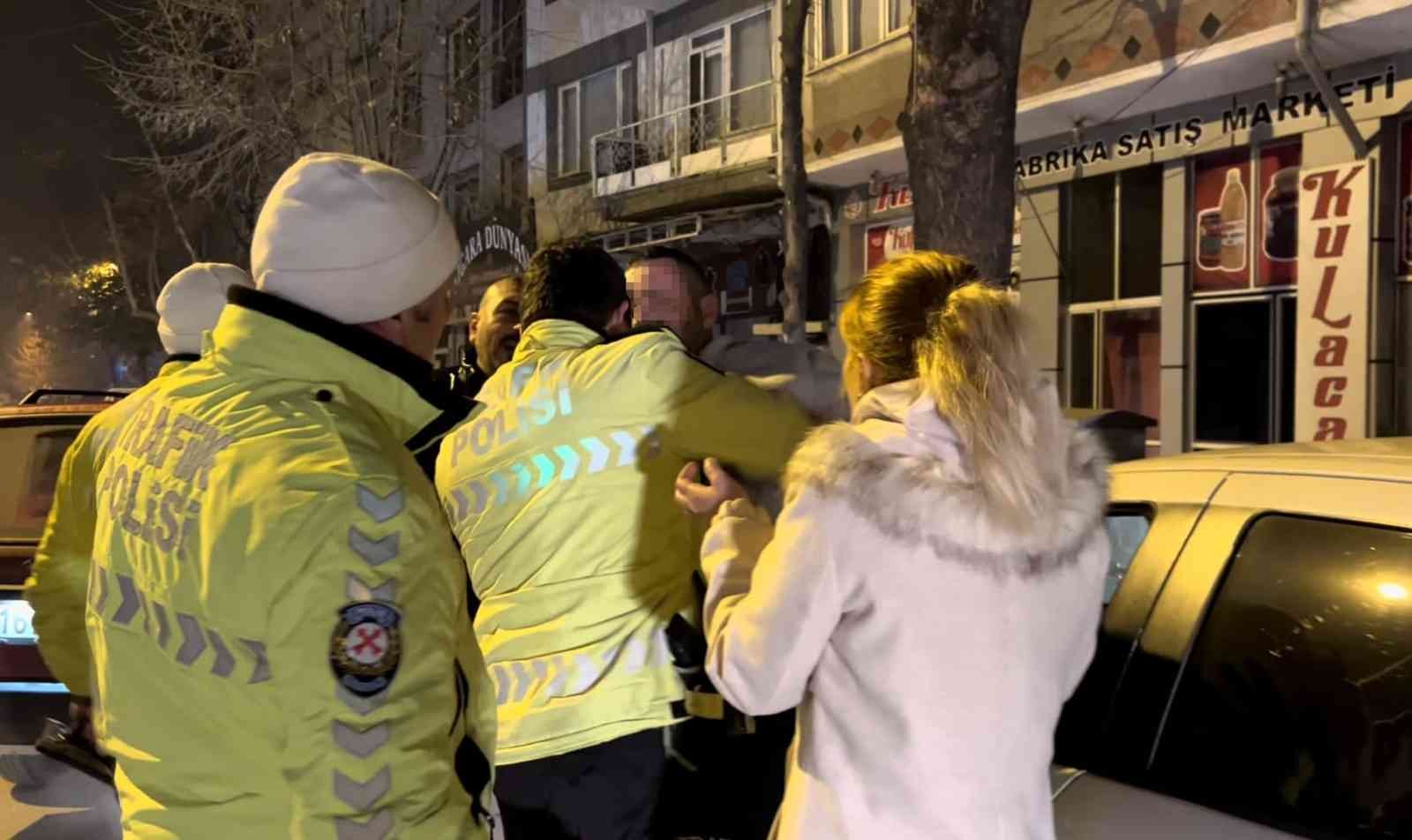 Bursa’da alkol testini reddeden sürücü polise zor anlar yaşattı