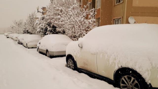 Türkiye karlar altında! 5 ilde 1166 yerleşim birimine ulaşım sağlanamıyor