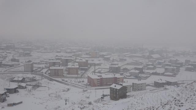 Türkiye karlar altında! 5 ilde 1166 yerleşim birimine ulaşım sağlanamıyor