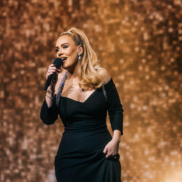 Dünyaca ünlü şarkıcı Adele'den korkutan sözler: Zor yürüyorum, çok ağrı çekiyorum