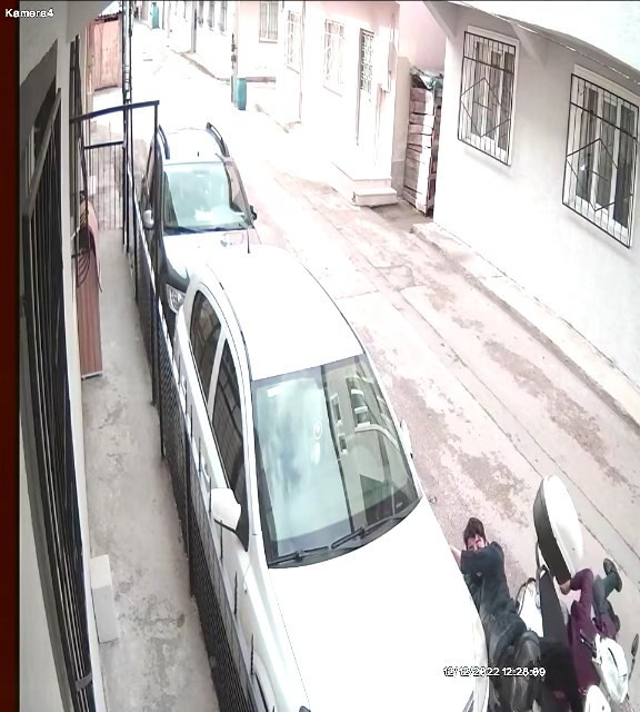 Bursa’da ilginç motosiklet kazası kamerada