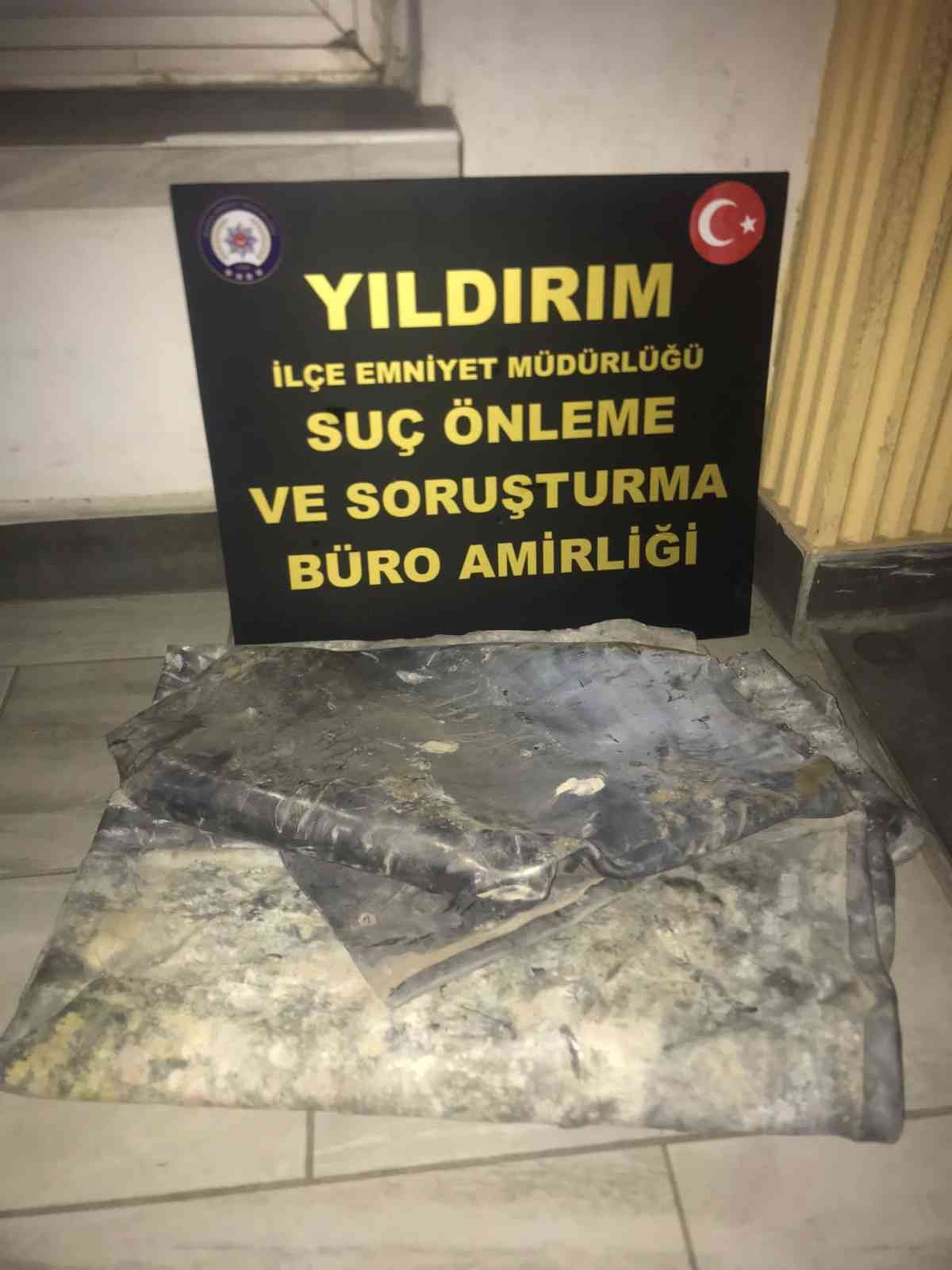 Bursa’da kültür merkezinden 160 bin liralık kurşun kaplama çaldılar