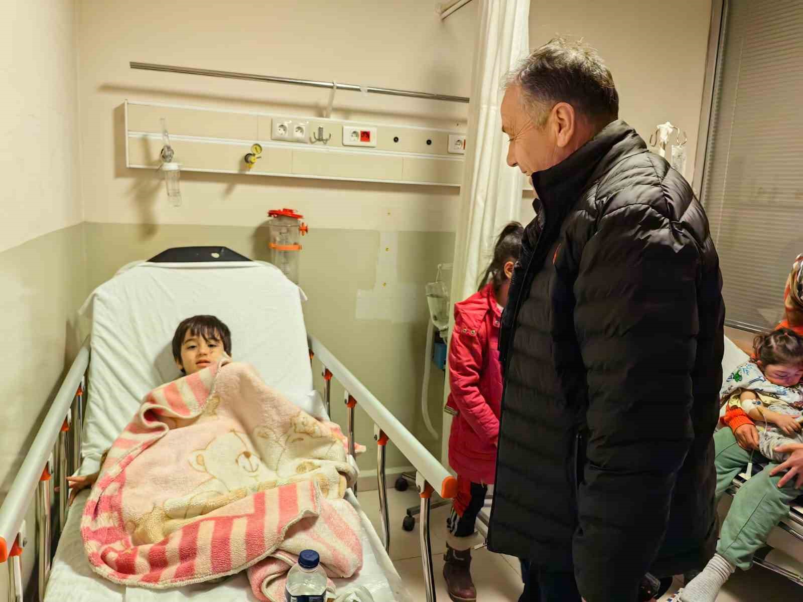 Gaziantep’te enkazdan kurtarılan anne ve 2 çocuğu Bursa’da tedavi altına alındı