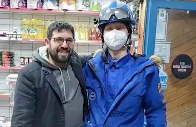 Türk esnafla Çinli arama-kurtarma ekibinin ilginç diyaloğu! O anlar Çin televizyonunda yayınlandı