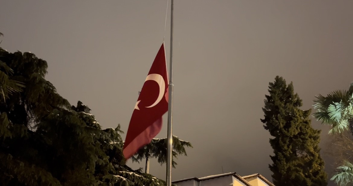 7 günlük milli yasın ardından Bursa’da bayraklar yarıya indi