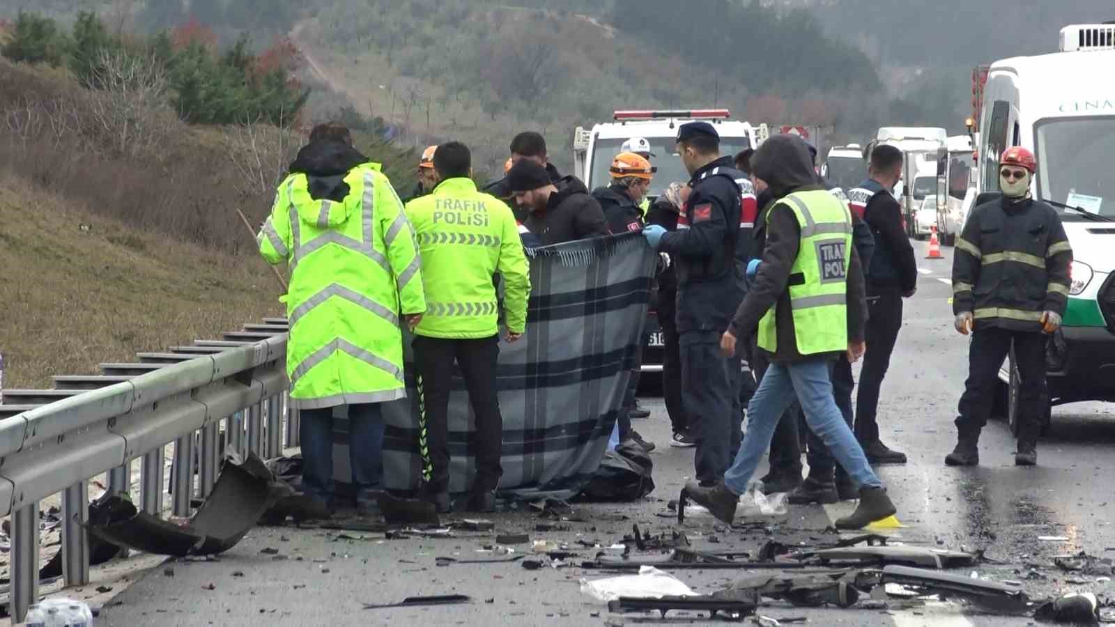 Bursa’da otoyolda facia: 4 ölü, 7 yaralı