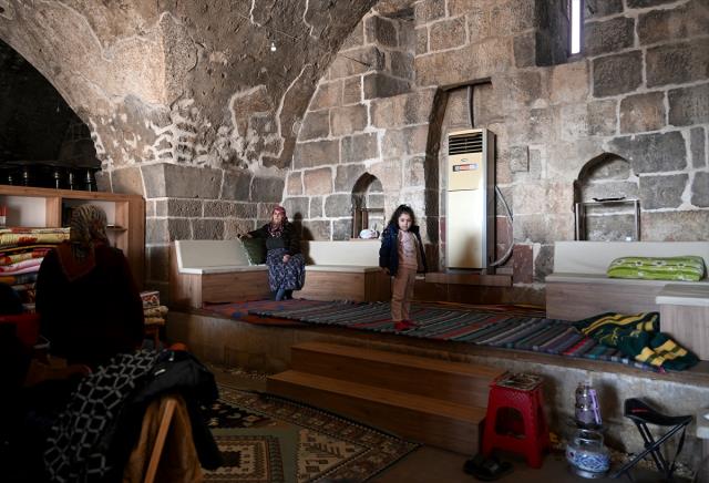 Mimar Sinan'ın 449 yıllık eseri, depremzedelere sıcak yuva oldu