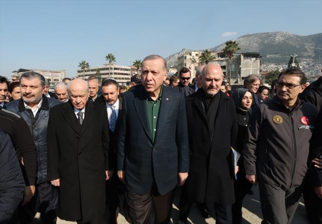 Cumhurbaşkanı Erdoğan ve MHP lideri Bahçeli, depremde büyük yıkıma uğrayan Hatay'a gitti