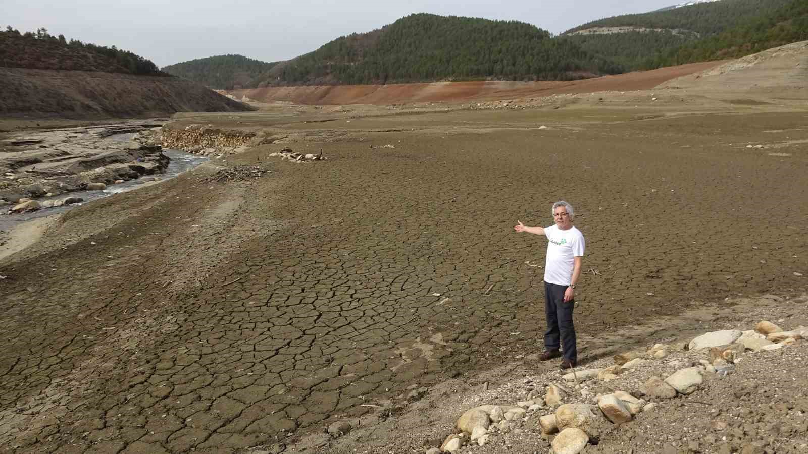 Bursa’nın 20 günlük suyu kaldı... Nilüfer Barajı şu anda bomboş