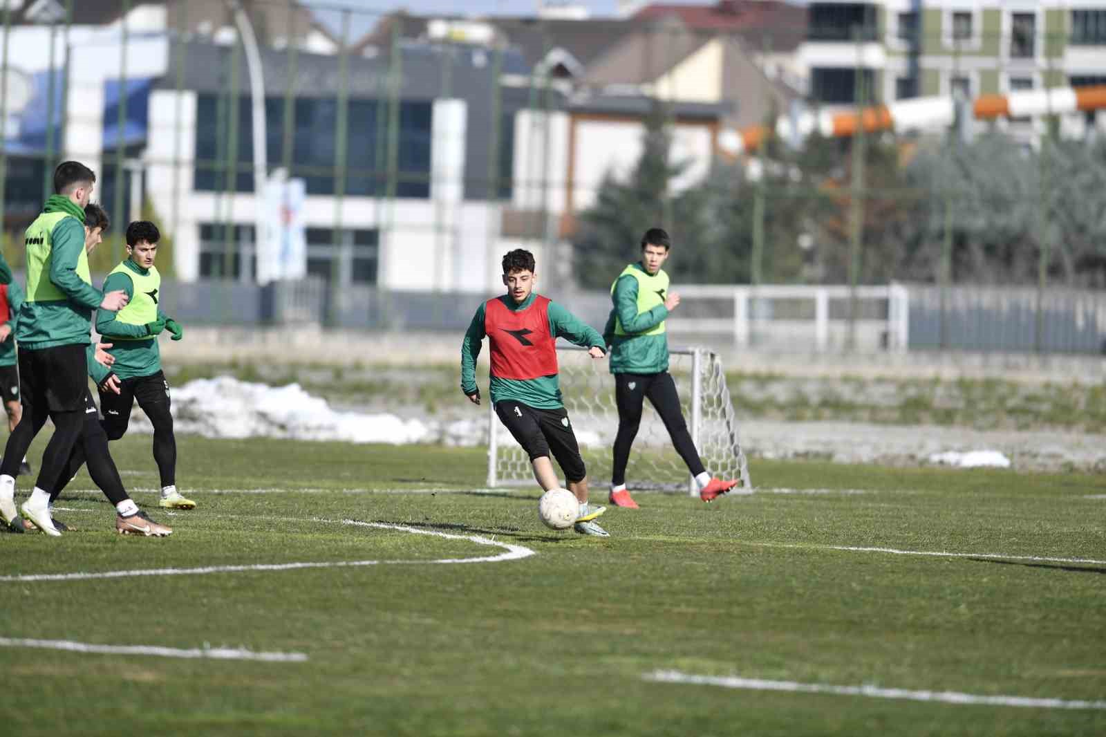 Bursaspor’da hazırlıklar devam ediyor
