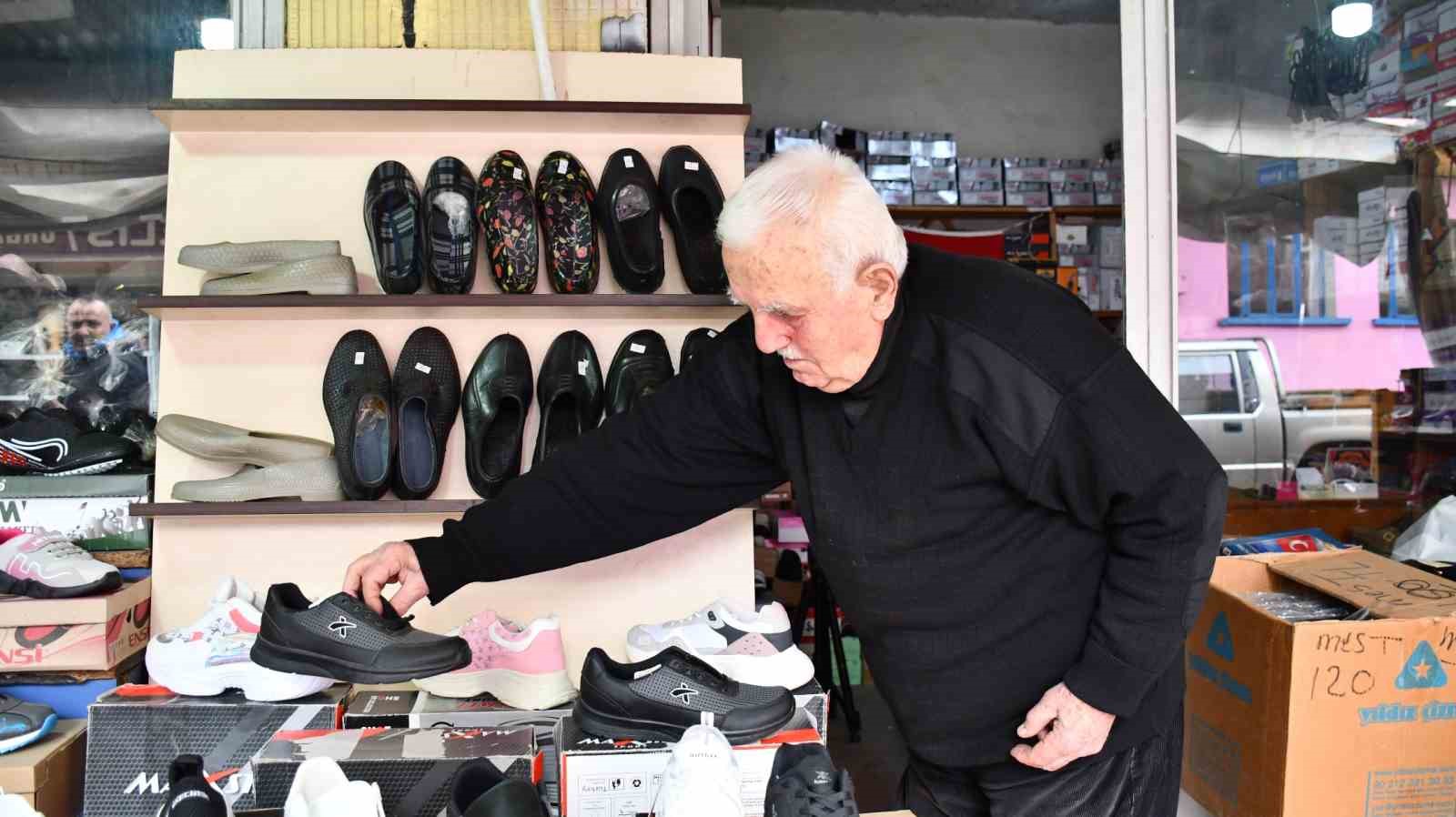 85 yaşında her sabah 7’de dükkanını açıyor