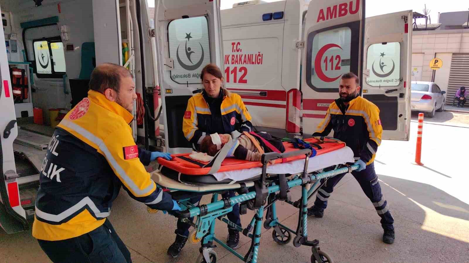 Bursa’da kontrolden çıkan araç dehşet saçtı : 3 yaralı