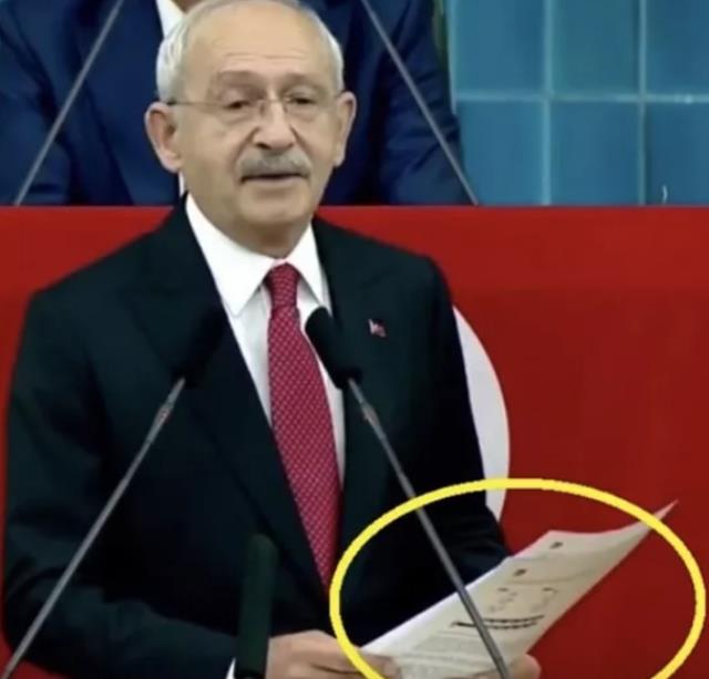 Kılıçdaroğlu yine gündem! CHP kürsüsüne veda ettiği konuşmayı kullanılmış bir kağıdın arka yüzüne yazmış