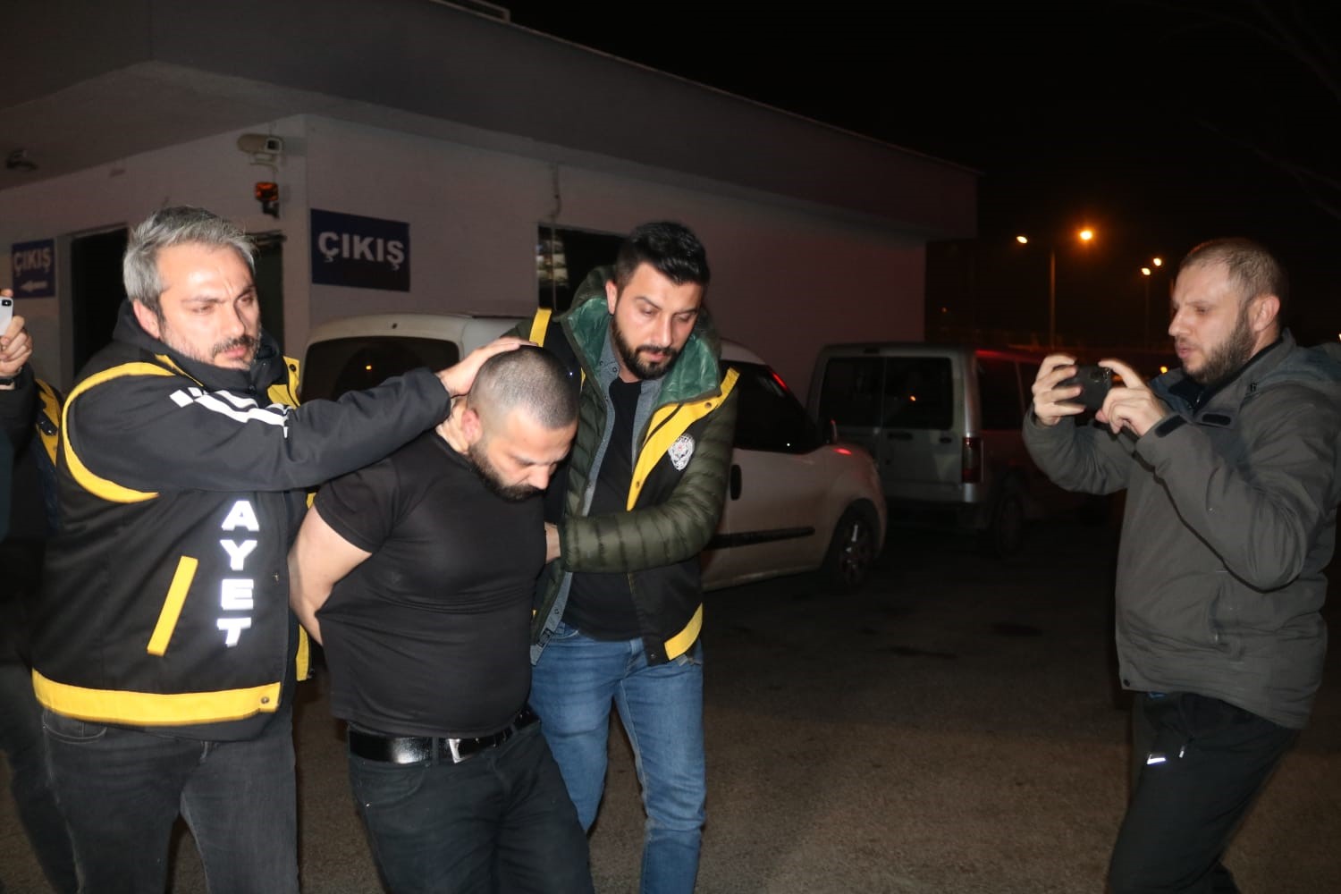 Bursa’da 2 kişiyi öldürdü, cesetlerden birini bagajına koyduğu otomobille İstanbul’da yakalandı